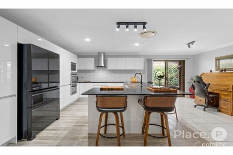 Property photo of 22 Kulmaren Grove Karana Downs QLD 4306