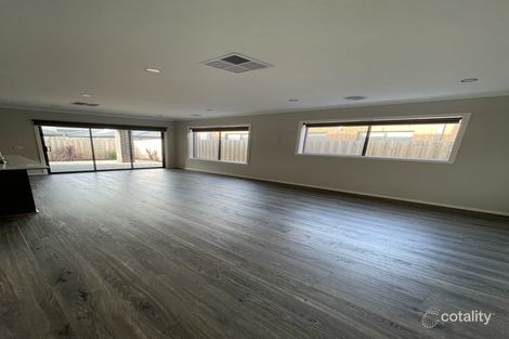 Property photo of 42 Kangaroo Crescent Aintree VIC 3336