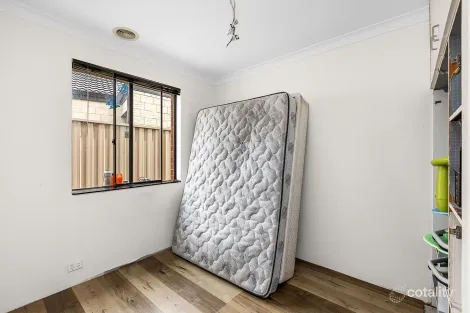 Property photo of 5 Compass Place Ballajura WA 6066