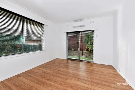 Property photo of 2/23 Hoffmans Road Essendon West VIC 3040