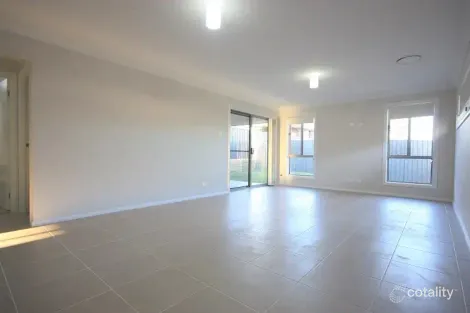 Property photo of 8 Cassidy Street Spring Farm NSW 2570