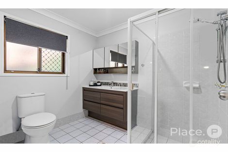 Property photo of 22 Kulmaren Grove Karana Downs QLD 4306