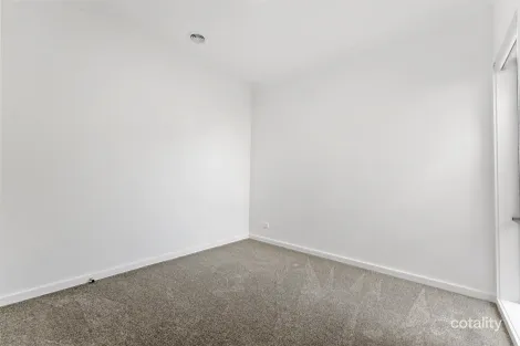Property photo of 5 Deanos Road Fraser Rise VIC 3336