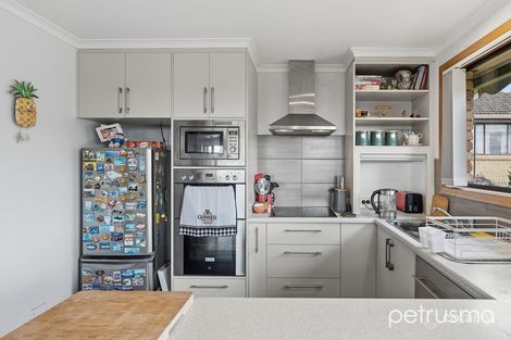 Property photo of 2/1 Dooleys Avenue Rosetta TAS 7010