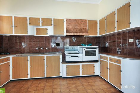 Property photo of 23 Urunga Parade Wollongong NSW 2500