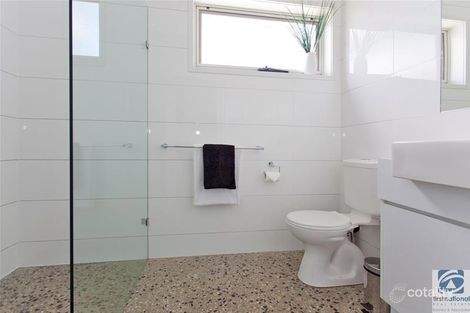 Property photo of 4 Dwyer Avenue Leneva VIC 3691