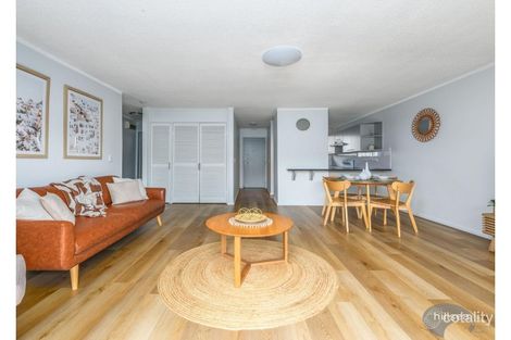 Property photo of 2/30 Labrador Street Labrador QLD 4215