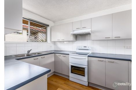 Property photo of 2/30 Labrador Street Labrador QLD 4215