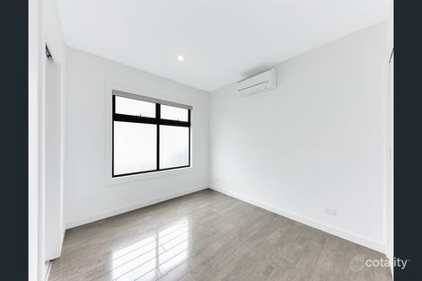 Property photo of 72 Dawnview Crescent Roxburgh Park VIC 3064
