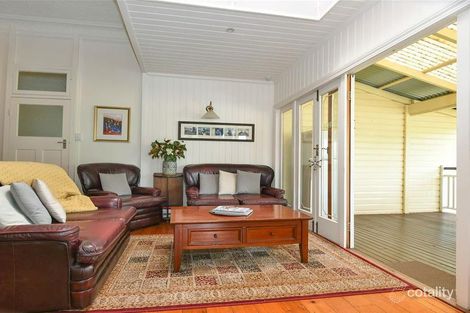 Property photo of 34 Range Street Mount Lofty QLD 4350