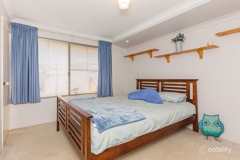 Property photo of 13 Hollyoak Place Thornlie WA 6108