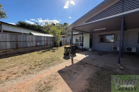 1/12 Leila St, The Gap, QLD 4825