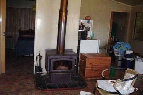 Property photo of 19 Flinders Street Yuleba QLD 4427