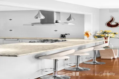 Property photo of 18 Southdowne Close Springvale VIC 3171