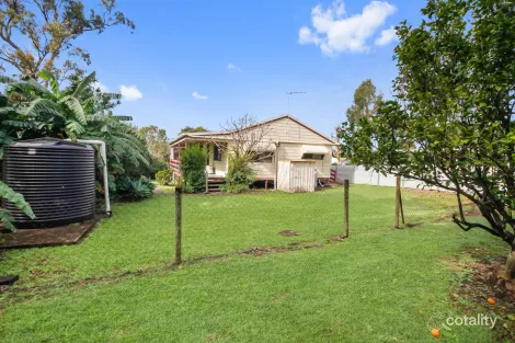 17 George St, Macleay Island, QLD 4184