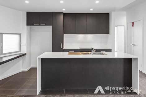 Property photo of 17 Vineyard Drive Greenbank QLD 4124