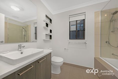 Property photo of 27 Hollyhock Road Craigieburn VIC 3064