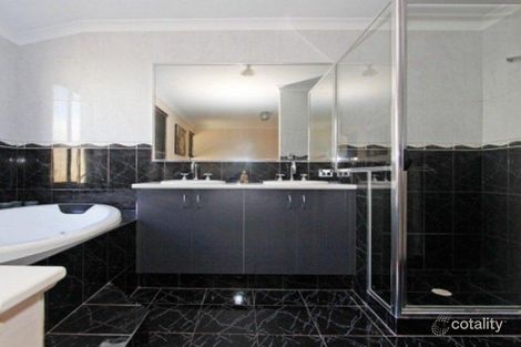 Property photo of 33 Sinagra Way Yangebup WA 6164