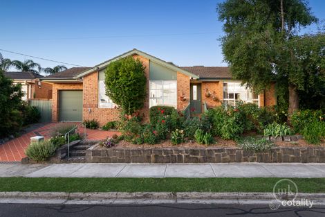 Property photo of 2 Lyell Parade Greensborough VIC 3088