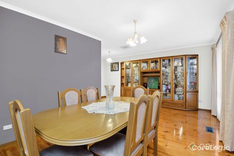 Property photo of 220 James Cook Drive Endeavour Hills VIC 3802
