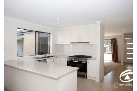 Property photo of 7 Doonie Way Pakenham VIC 3810