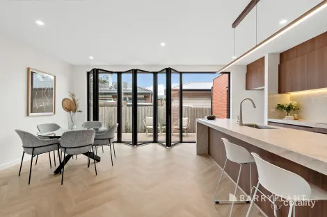 Property photo of 2/101 Eastbourne Road Rosebud VIC 3939