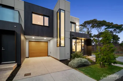 Property photo of 17 Rosevae Crescent Keysborough VIC 3173