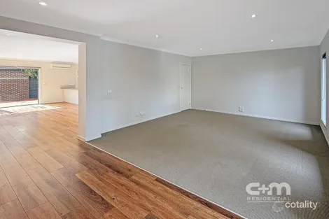 Property photo of 33 Maddock Street Point Cook VIC 3030