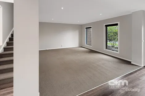 Property photo of 33 Maddock Street Point Cook VIC 3030