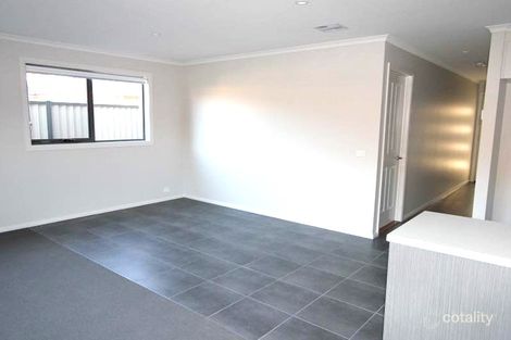 Property photo of 2 Ron Court Canadian VIC 3350