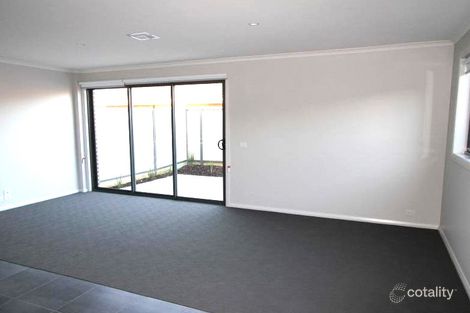 Property photo of 2 Ron Court Canadian VIC 3350