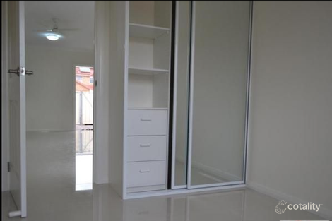 Property photo of 26 Theseus Circuit Rosemeadow NSW 2560