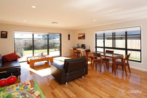 Property photo of 7 Haviland Street Coombs ACT 2611