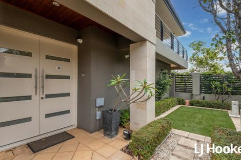 Property photo of 2A South Terrace Como WA 6152