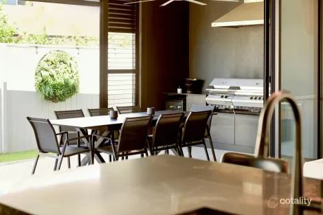 Property photo of 70 Quay Circuit Newport QLD 4020