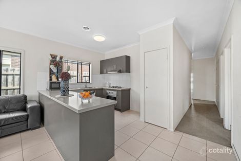 6/17 Crestmont Dr, Melton South, VIC 3338