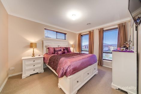 Property photo of 27 Vanessa Circuit Pakenham VIC 3810