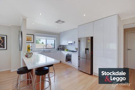 Property photo of 8 Mimosa Road Mill Park VIC 3082