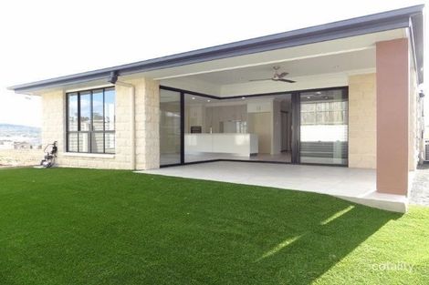 Property photo of 2/42 Woleebee Drive Glenvale QLD 4350
