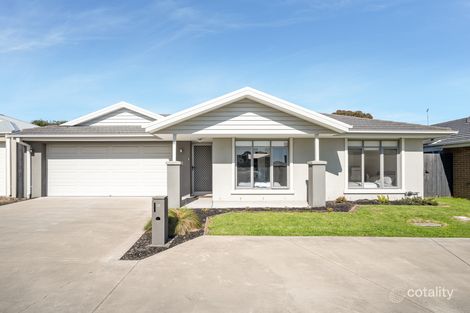 18 Cardiff Cct, Carrum Downs, VIC 3201