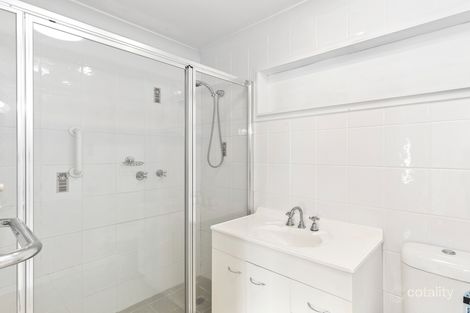 Property photo of 290 Lakedge Avenue Berkeley Vale NSW 2261
