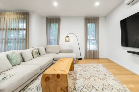 Property photo of 1 Frontier Avenue Greenvale VIC 3059