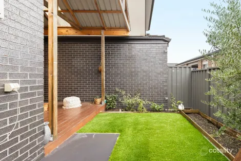 Property photo of 1 Frontier Avenue Greenvale VIC 3059