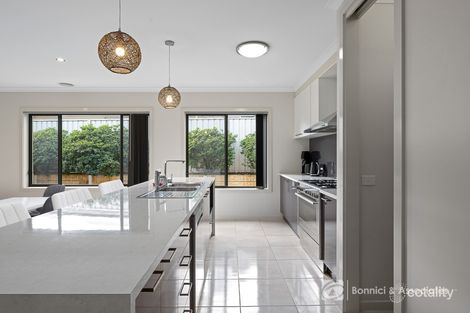 Property photo of 2 Heilmann Place Leneva VIC 3691