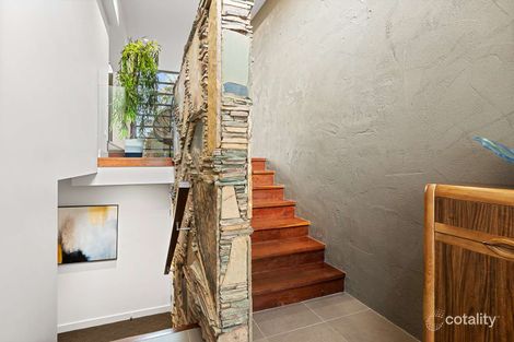 Property photo of 61 Streeton Crescent Ivanhoe East VIC 3079