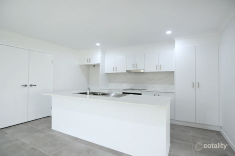 Property photo of 2/10 Melanie Street Cotswold Hills QLD 4350