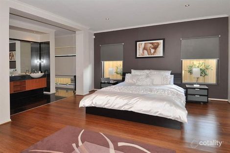 Property photo of 8 Alexandra Gardens Caroline Springs VIC 3023