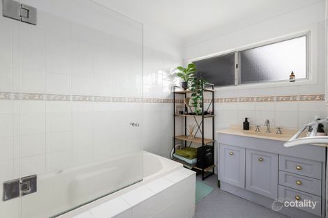 Property photo of 2 Earls Court Alexandra Hills QLD 4161