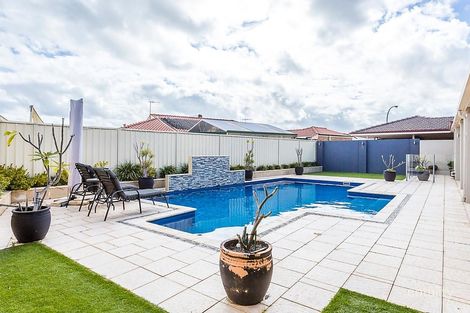 Property photo of 14 Oberon Court Waikiki WA 6169