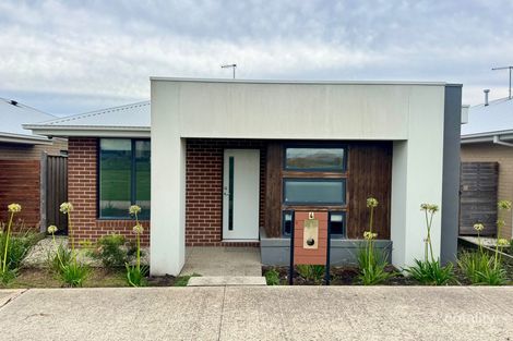 Property photo of 4 Precinct Walk Clyde North VIC 3978